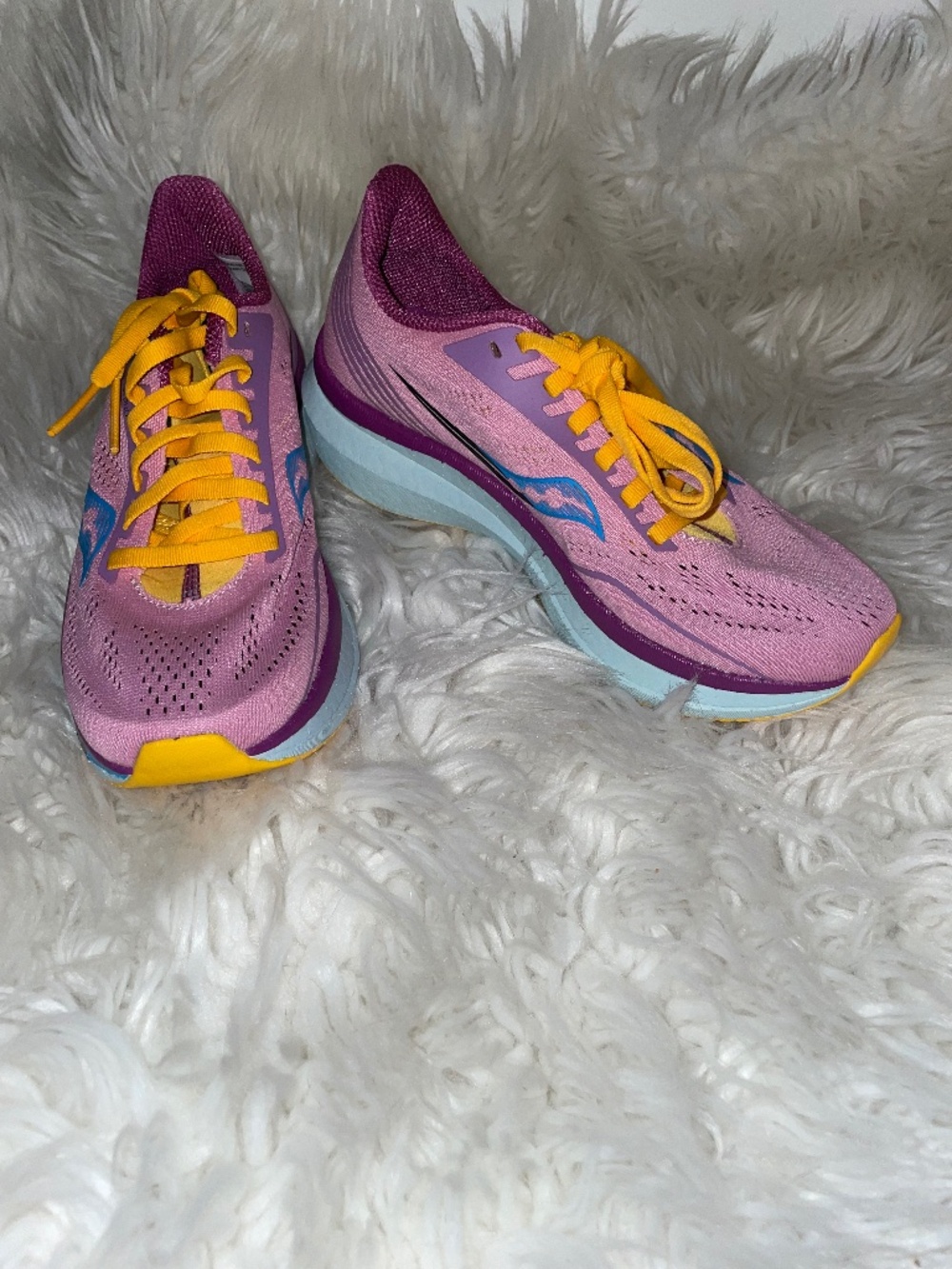 Saucony Women’s sneakers Endorphin Pro size 5.5